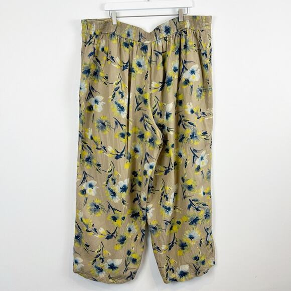 Lane Bryant High Rise Cropped Pants Size 26/28 Linen / Rayon Blend Floral - Picture 5 of 5